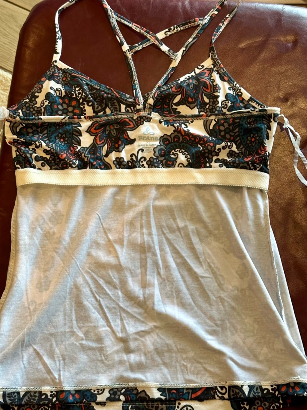 prAna Paisley Print Strappy Back Yoga Tank Top NWOT Blue Coral and Creamy White - Picture 11 of 13